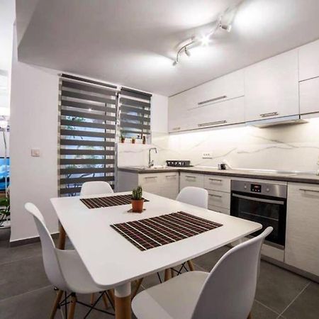 Brand New Aprt With Backyard In Lycabettus Hill ! Apartment Атина Екстериор снимка